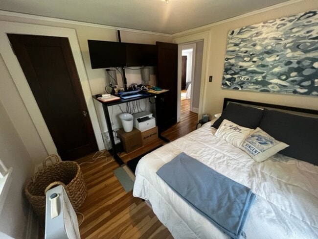 Building Photo - Duluth MN - 3 Bed - 1 1/4 bath