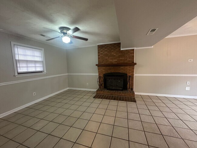 Building Photo - Vinton/Roanoke County 4 BR!