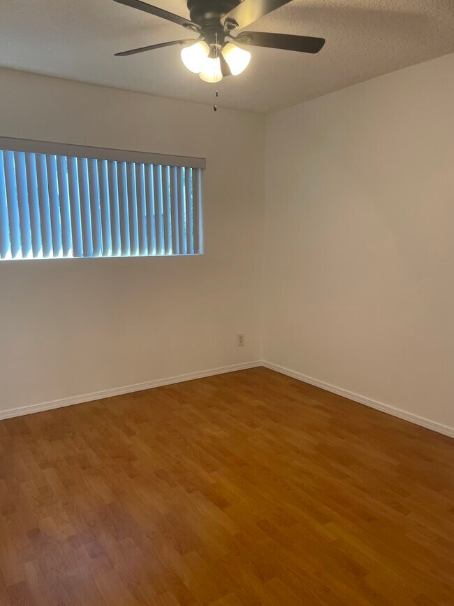 Building Photo - 1520 Venice Blvd