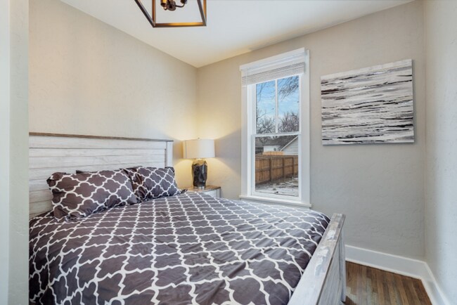Building Photo - Stunning Duplex in Historic Old Town