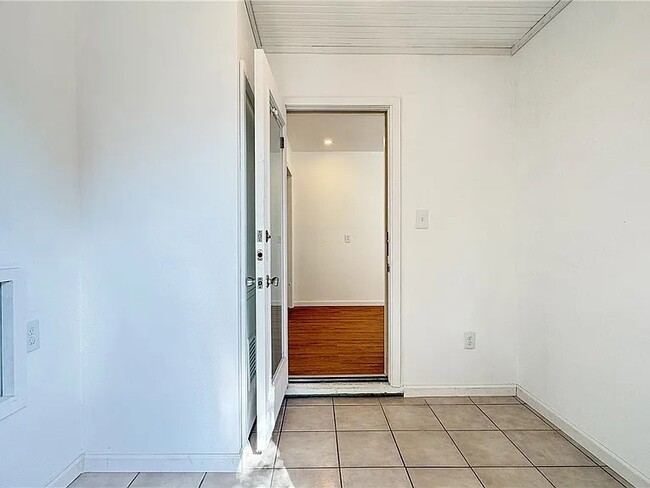 Building Photo - 4334 Randall Dr