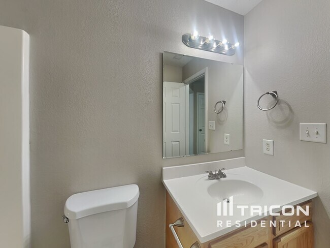 Building Photo - 7237 Kimble Dr