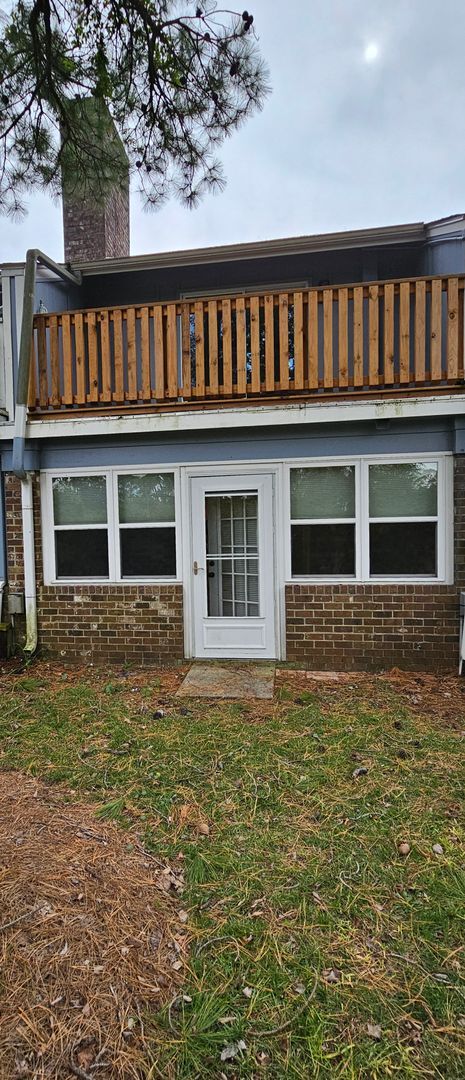 Building Photo - 2-Bedroom, 1.5-Bath Townhome in Fairway Vi...