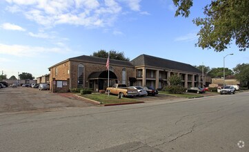 Building Photo - Southern Oaks Apartments