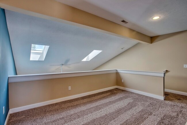 Building Photo - Beautiful Prairie Fields Townhouse — 3 Bed / 2.5 Bath + Loft