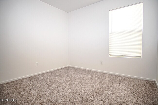 Building Photo - 13106 Cleethorpes St