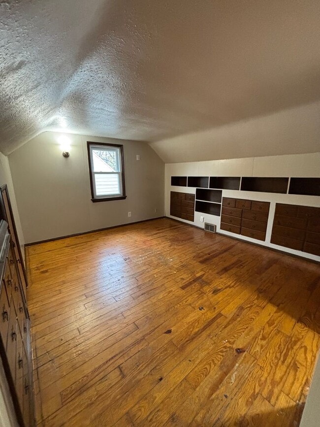 Building Photo - Newly Renovated 3 Bedroom Home – Section 8...
