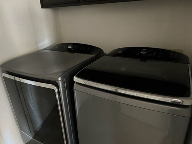 Building Photo - Spacious house in Elk Grove!