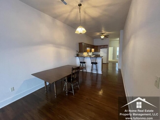 Building Photo - 518 Court Street, Apartment A