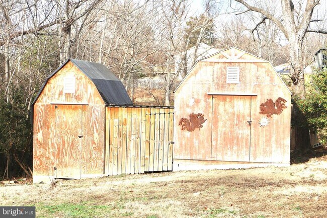 Building Photo - 147 Deacon Rd