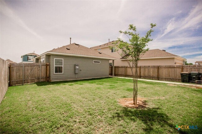 Building Photo - 242 Mossycup Dr
