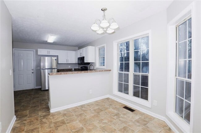 Building Photo - 2108 Lindley Ln