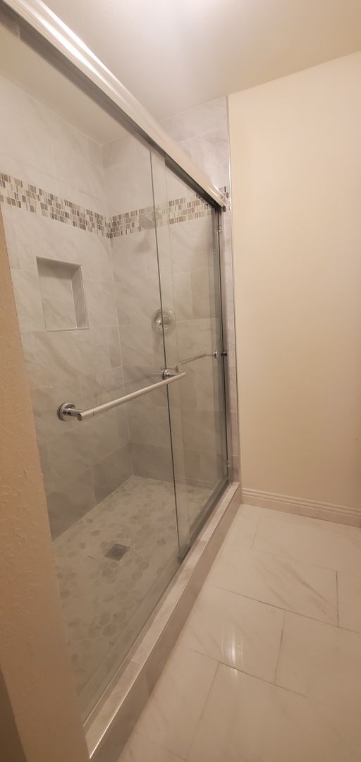 Building Photo - Stylish, Secure, and Pet-Friendly 3-Bedroo...