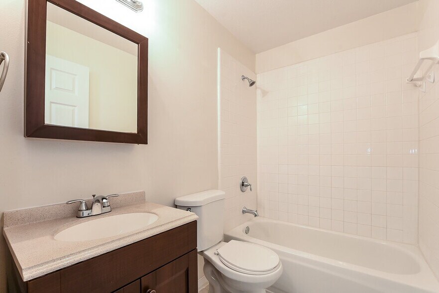 Building Photo - 2556 Coachbridge Ct