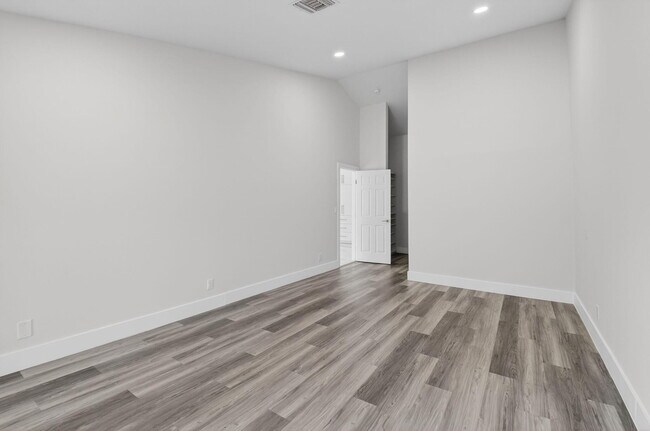Building Photo - 6545 Las Flores Dr