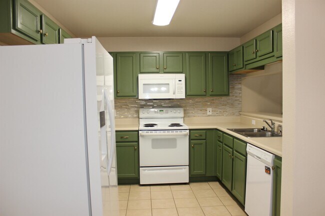 Building Photo - 4434 Gearhart Rd
