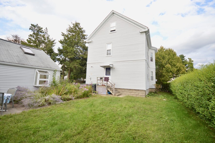 Building Photo - 43 Woodlawn St