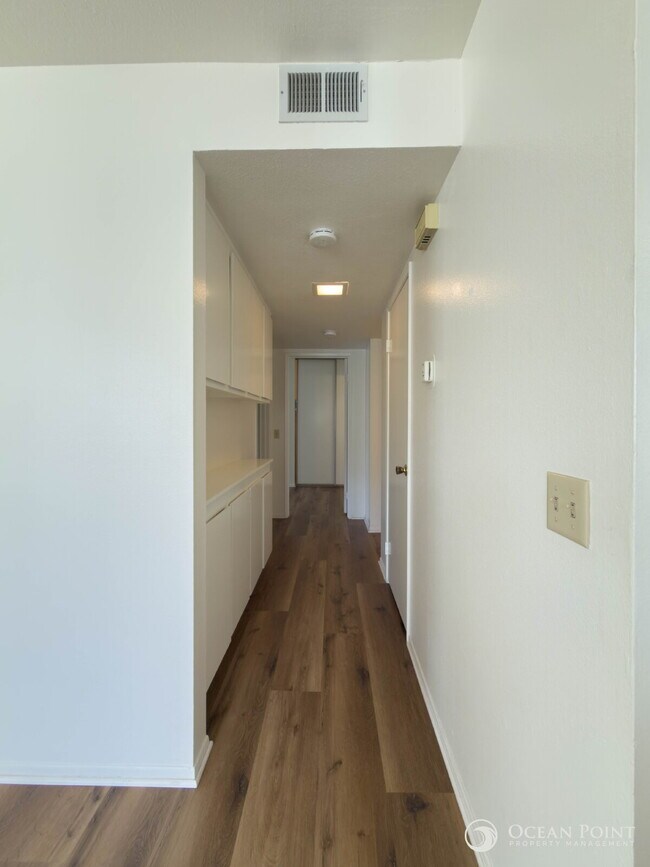 Building Photo - Spacious 2 Bedroom Condo in Camarillo!