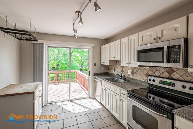 Building Photo - 2589 Ambling Cir