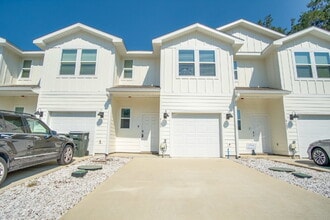 Building Photo - Pet-Friendly 3BR Townhome in Meadow Brook ...
