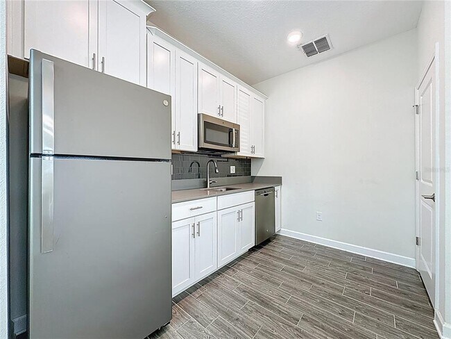 Building Photo - 521 Brunswick Dr