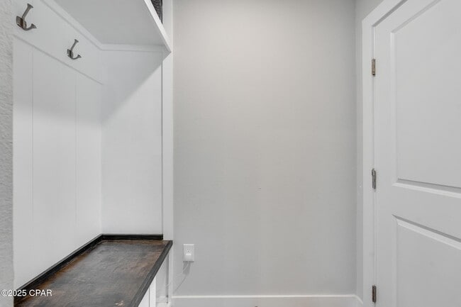 Building Photo - 230 Bayou Bend Ln