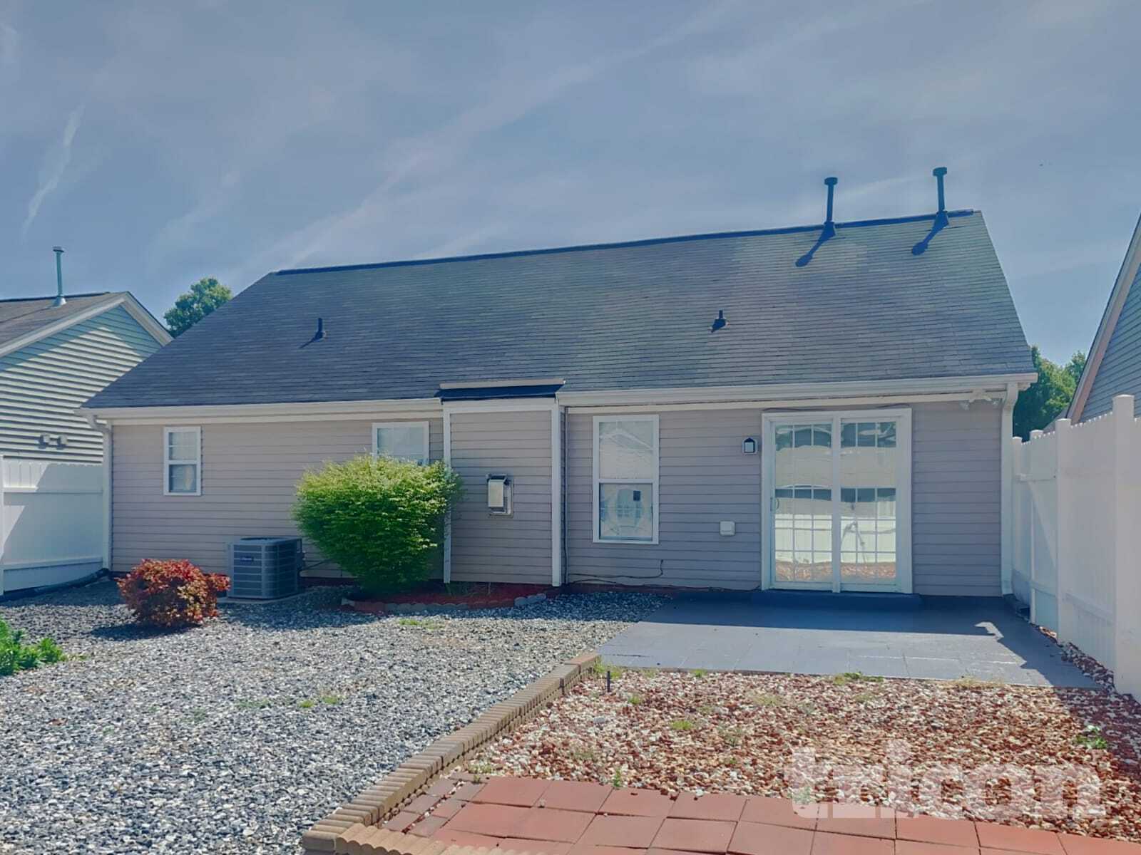 Building Photo - 1617 Faircrest Ln