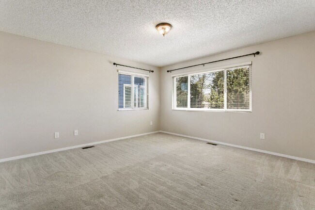 Building Photo - 8875 Aragon Dr