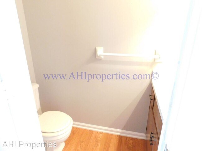 Building Photo - 3 br, 1.5 bath House - 2540 Hampstead Drive