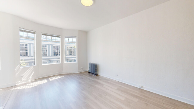 Building Photo - 812 Eddy St