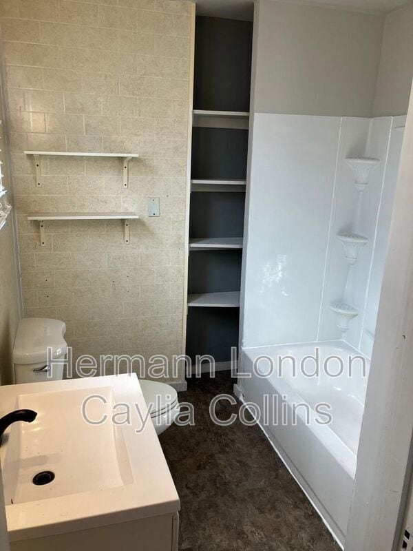 Building Photo - 10234 Toelle Ln