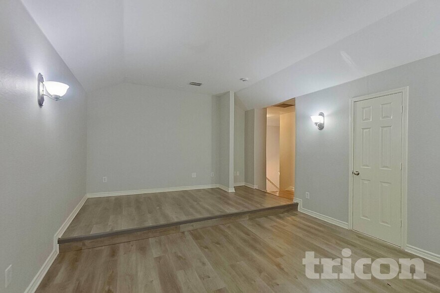 Building Photo - 813 Wolf Trail