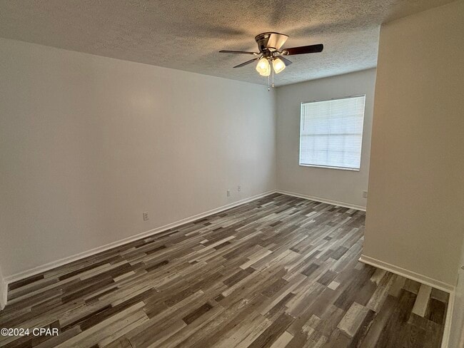 Building Photo - 3923 W 22nd St