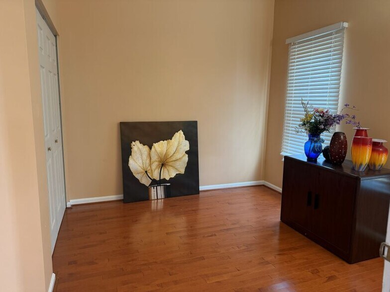 Building Photo - 7818 Attleboro Dr