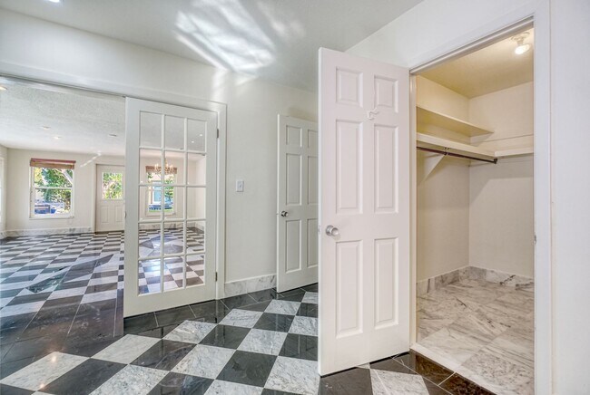 Building Photo - THIS SIZEABLE 4 BEDROOM, 3 ½ BATH, 2482 SQFT RESIDENCE IS READY FOR A LONG TERM RENTER.