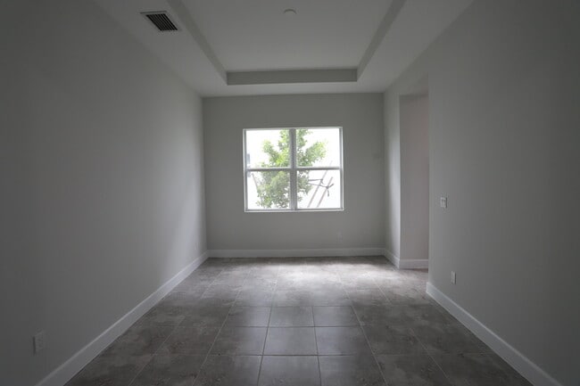 Building Photo - 15192 Wildwood Cir