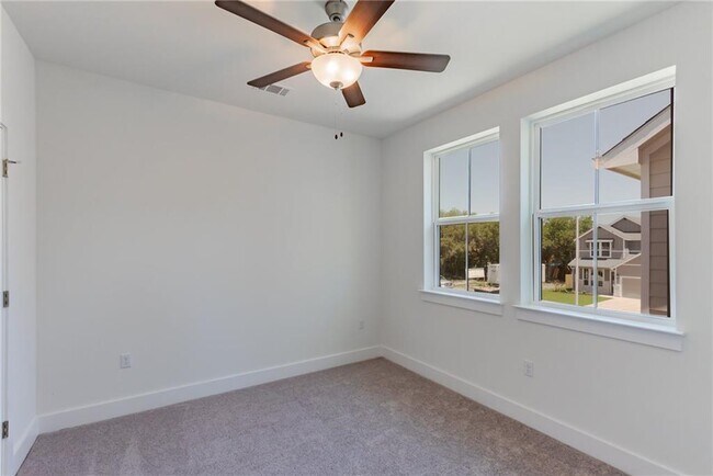 Building Photo - 1617 Woodwind Ln