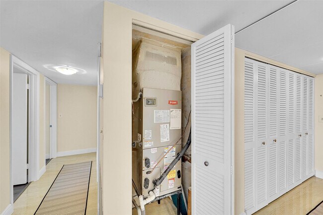 Building Photo - 1401 S Ocean Dr