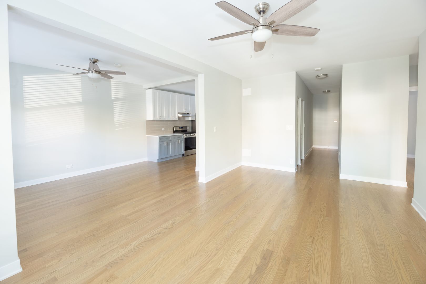 Building Photo - 4851 N Wolcott Ave