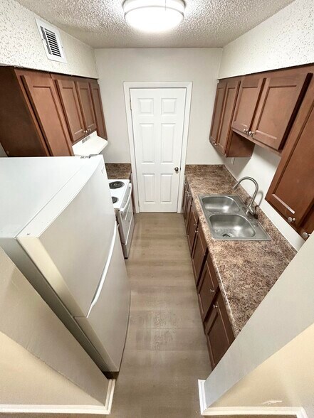 Building Photo - 118 Garr Ln