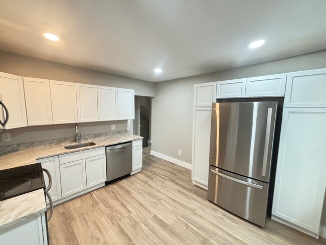 Building Photo - 20 W Union Blvd