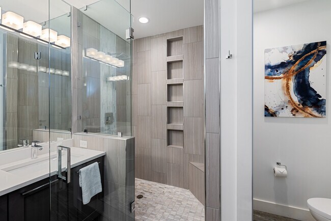 Building Photo - 14836 Granada Dr
