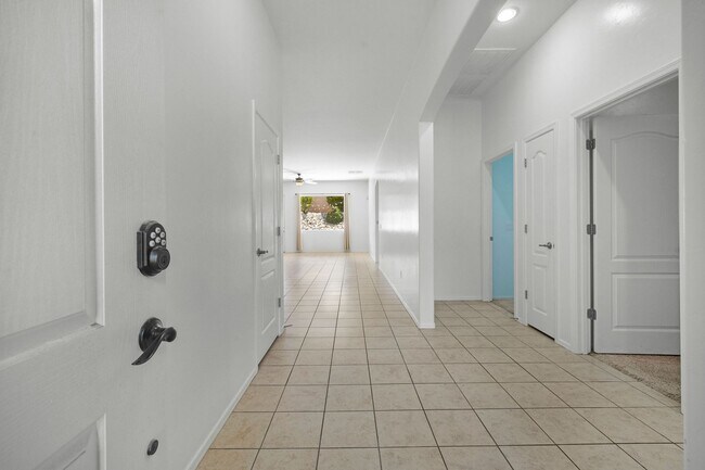 Building Photo - Beautiful Home with Pool and Spa and 3 car...