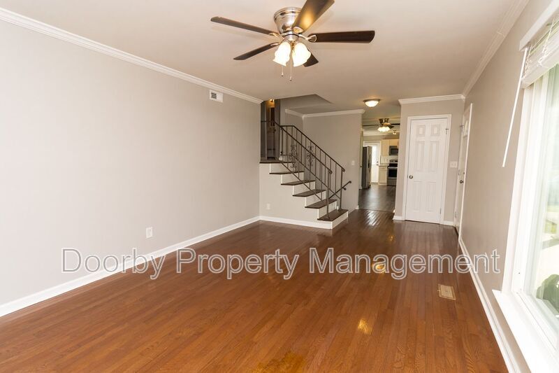 Building Photo - 1345 Cenora Ln