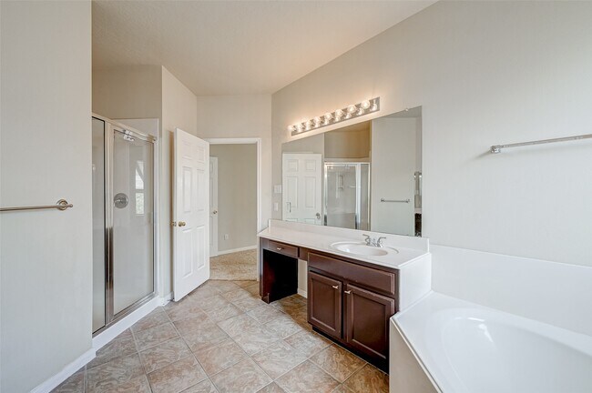 Building Photo - 11205 Sunlit Bay Dr