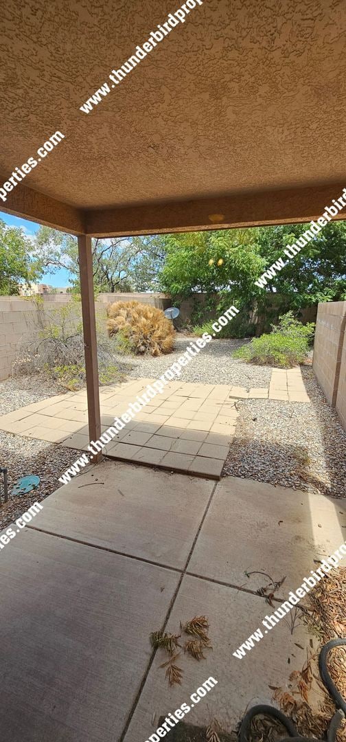 Building Photo - Gated Community 2 Bedroom, 2.5 Bathroom, 2 Car Garage, Upstairs Loft & Backyard. Available NOW!