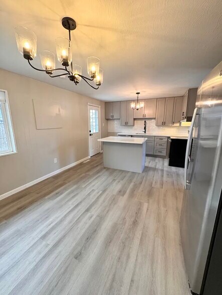 Building Photo - 10211 W 59th Pl