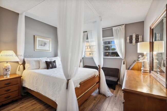 Building Photo - 5300 Washington St