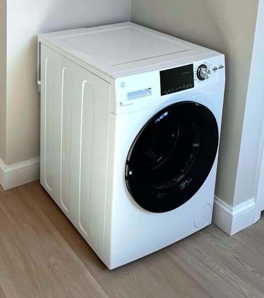 Building Photo - 33 South Ave