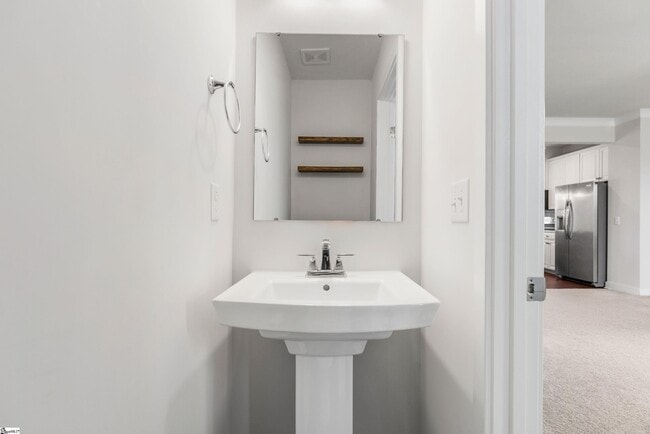 Building Photo - 23 Itasca Dr